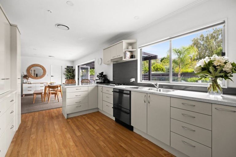 Photo of property in 29 Kent Terrace, Taradale, Napier, 4112