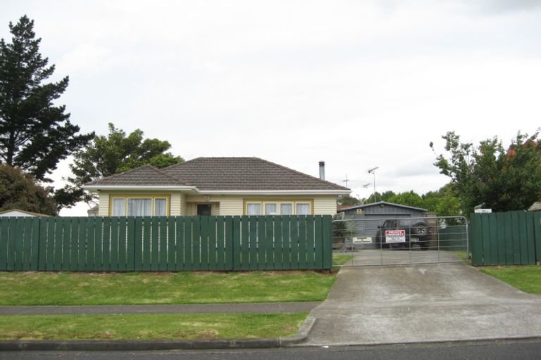 Photo of property in 80a Kayes Road, Pukekohe, 2120