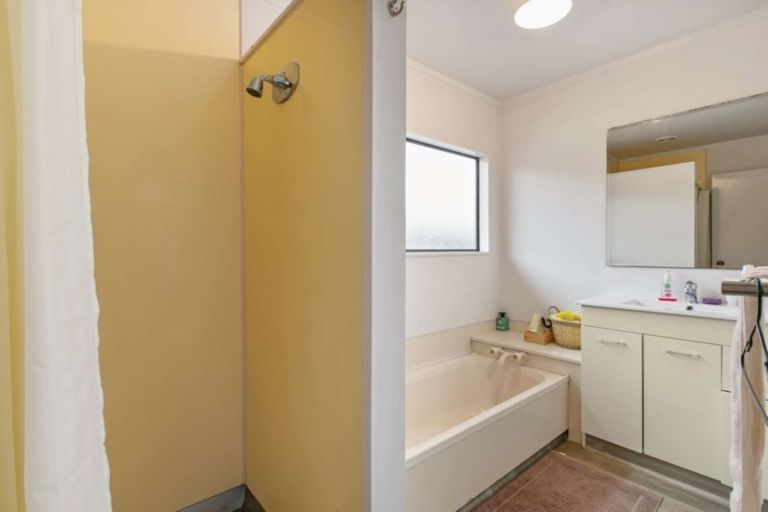 Photo of property in 60 Campbell Road, Mount Maunganui, 3116