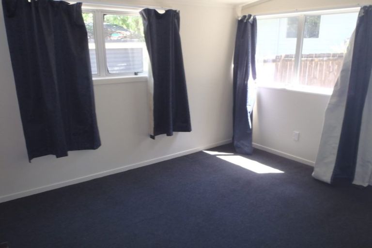 Photo of property in 99 Kemp Road, Massey, Auckland, 0614