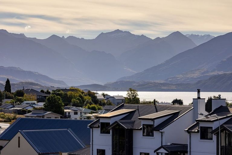 Photo of property in 79 Kings Drive, Wanaka, 9305