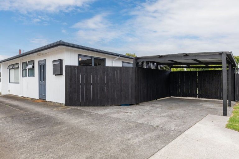 Photo of property in 15a Naumai Place, Spotswood, New Plymouth, 4310