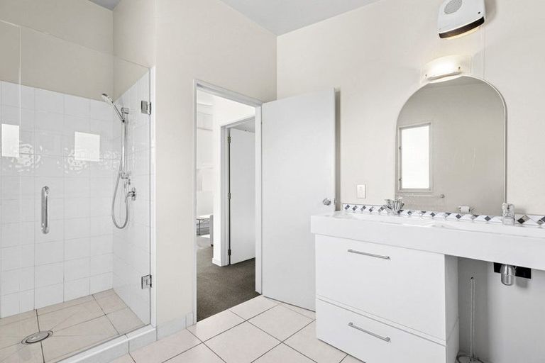 Photo of property in 31a Kings Drive, Wanaka, 9305