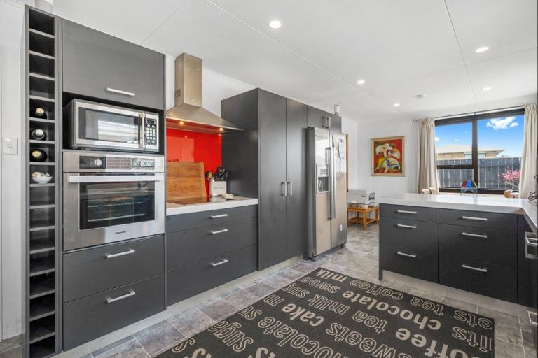 Photo of property in 28 Kingsford Street, Bell Block, New Plymouth, 4312