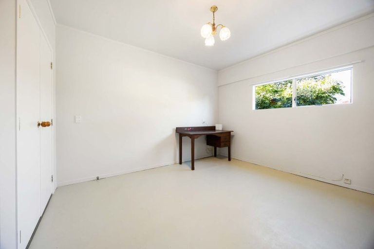 Photo of property in 5 Lorraine Place, Glenview, Hamilton, 3206