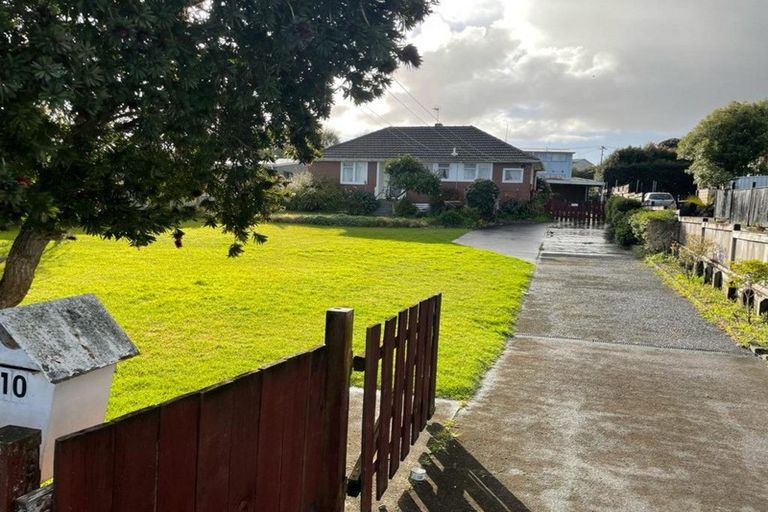 Photo of property in 10 Old Wairoa Road, Papakura, 2110