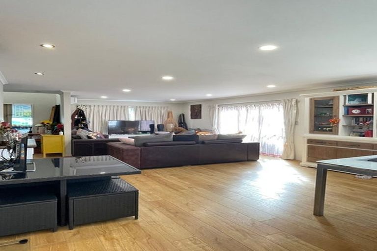 Photo of property in 43 Clover Drive, Henderson, Auckland, 0610