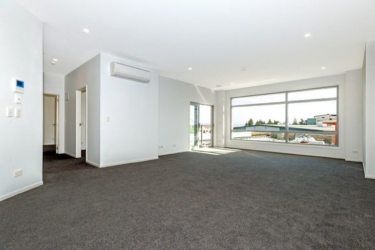 Photo of property in Marina View Apartments, 201/4 Reads Quay, Gisborne, 4010