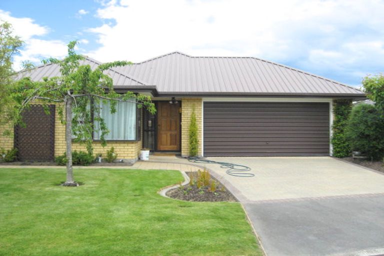 Photo of property in 12 Innisfree Place, Northwood, Christchurch, 8051