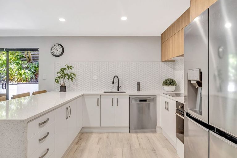 Photo of property in 8 Opoia Road, Hamilton East, Hamilton, 3216