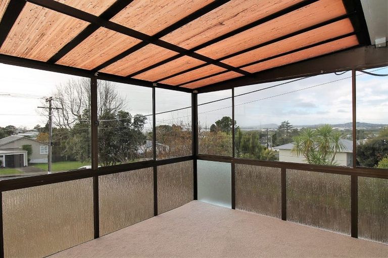 Photo of property in 13 Lyndhurst Road, Te Atatu South, Auckland, 0610