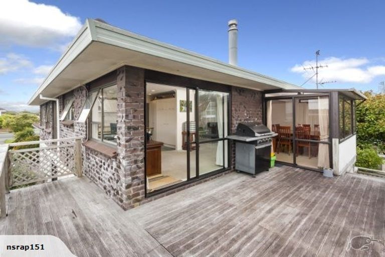 Photo of property in 113 Waller Avenue, Bucklands Beach, Auckland, 2012