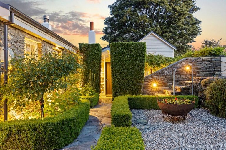 Photo of property in 21 Anglesea Street, Arrowtown, 9302