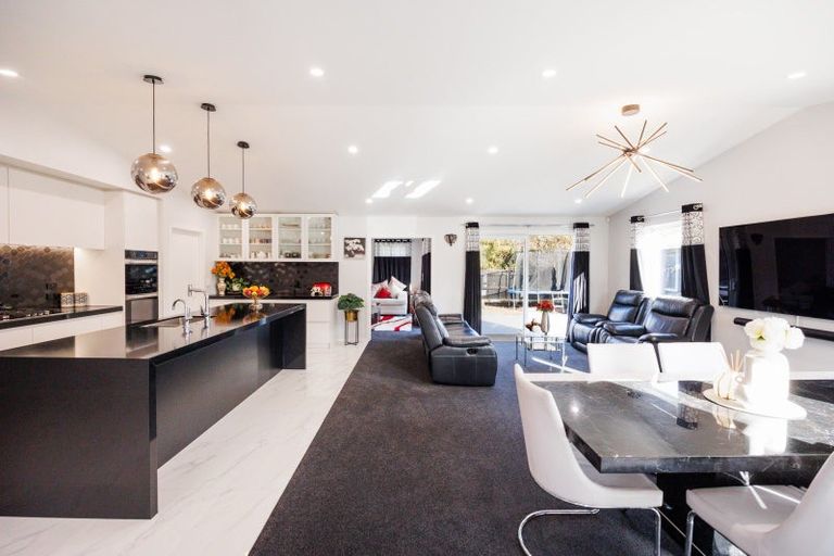 Photo of property in 9 Ivy Lane, Kelvin Grove, Palmerston North, 4414