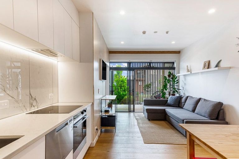 Photo of property in 6/167 Hobsonville Point Road, Hobsonville, Auckland, 0616