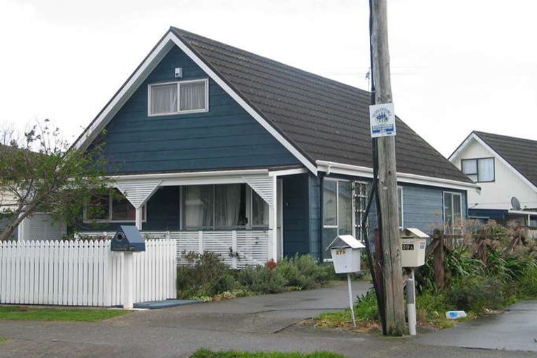 Photo of property in 27 Awamutu Grove, Waiwhetu, Lower Hutt, 5010
