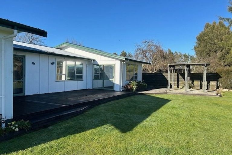 Photo of property in 6 Latham Stubbs Crescent, Waipawa, 4210