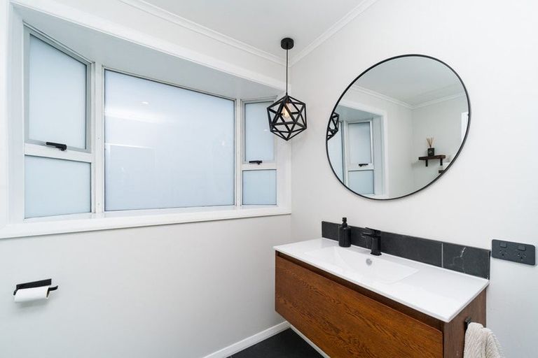 Photo of property in 5a Ayr Place, Hokowhitu, Palmerston North, 4410
