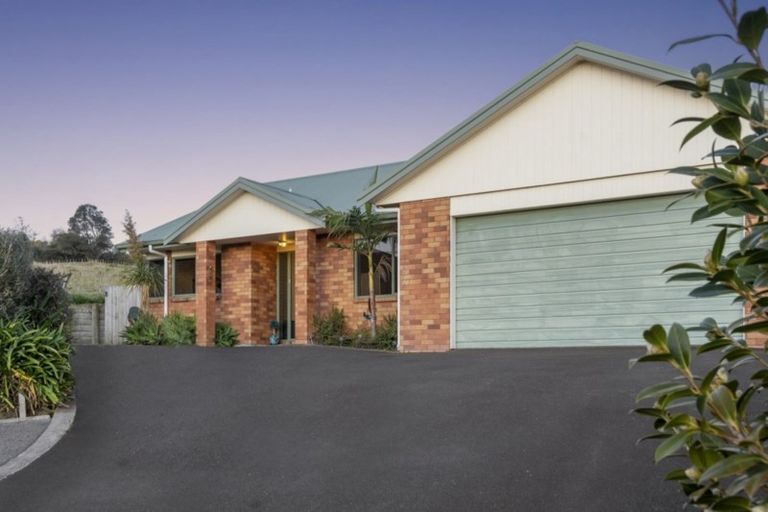 Photo of property in 8 Mynah Place, Welcome Bay, Tauranga, 3112
