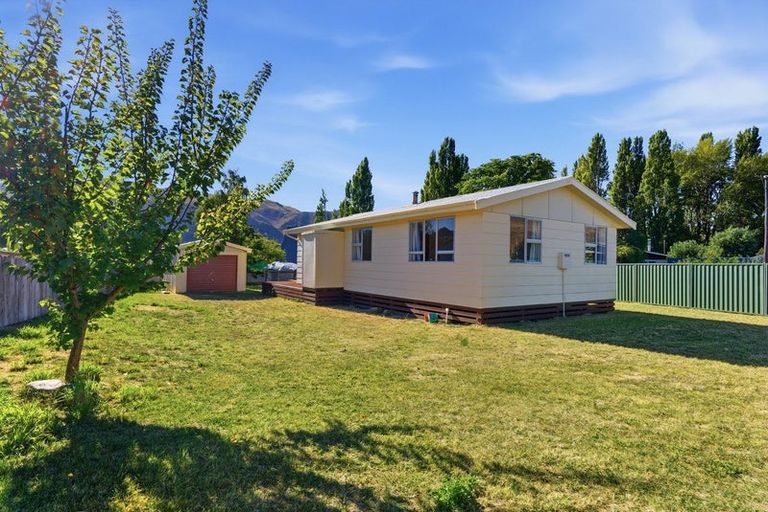 Photo of property in 11 Waitaki Drive East, Otematata, 9412