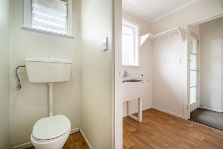 Photo of property in 1/14 Ozich Avenue, Te Atatu South, Auckland, 0610