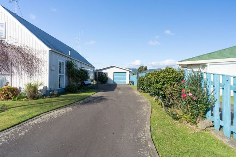 Photo of property in 10 Aitchison Place, Levin, 5510