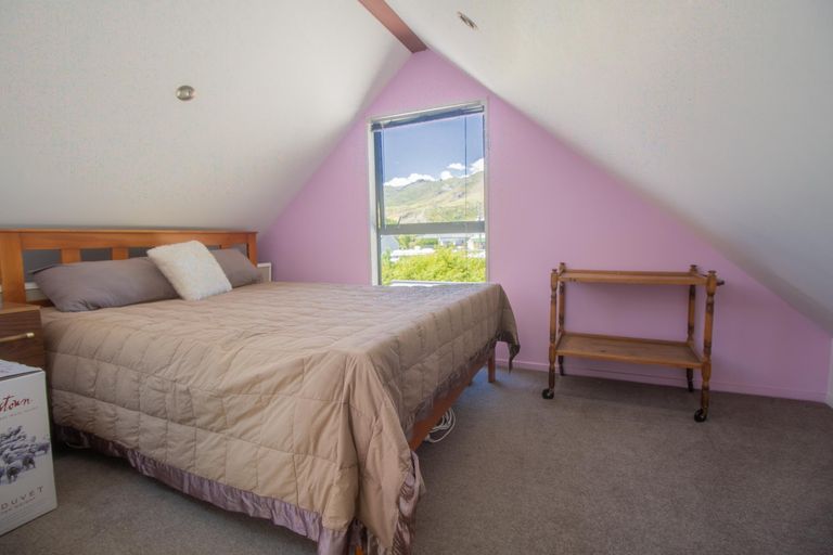 Photo of property in 54 Inniscort Street, Cromwell, 9310