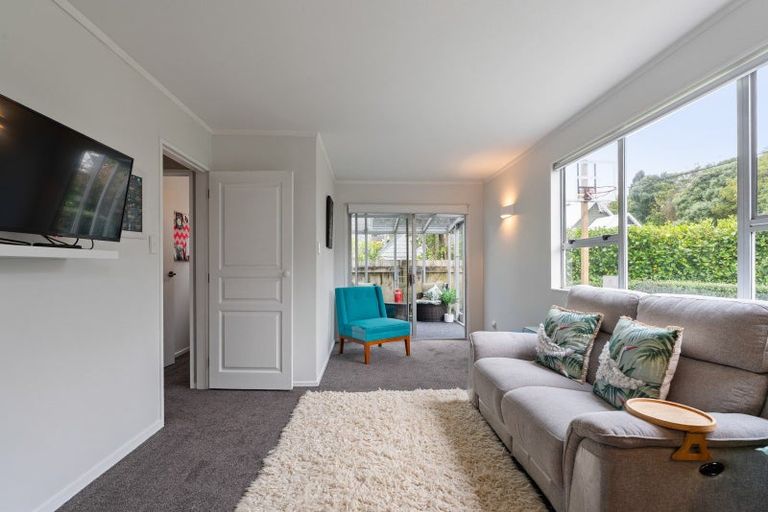 Photo of property in 18a Burma Road, Khandallah, Wellington, 6035