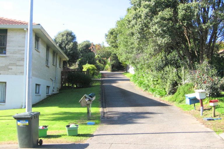 Photo of property in 2/10 Eterna Place, Clover Park, Auckland, 2019