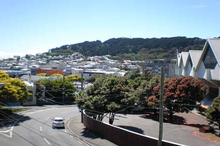Photo of property in Basin Reserve Complex, 24/4 Sussex Street, Mount Cook, Wellington, 6021