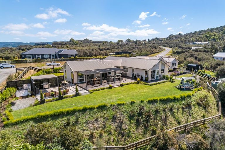 Photo of property in 303 Fairview Drive, Akatarawa, Upper Hutt, 5372