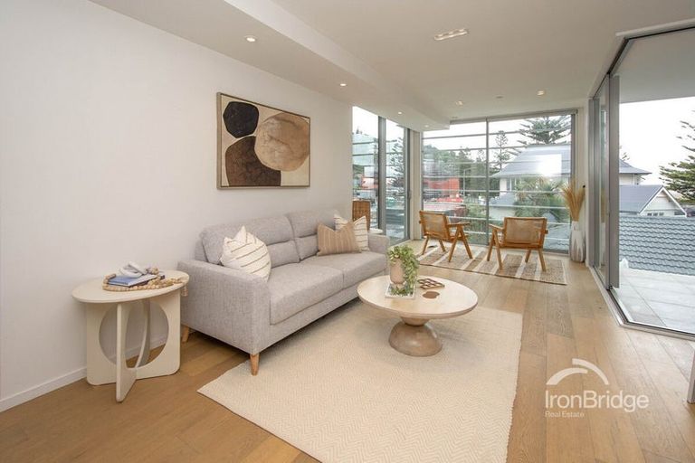 Photo of property in 2/22 Esplanade, Sumner, Christchurch, 8081