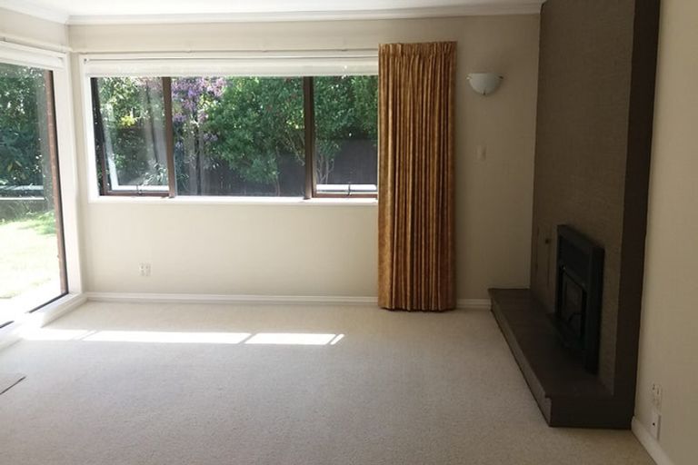 Photo of property in 17a Kowhai Grove, Waikanae, 5036