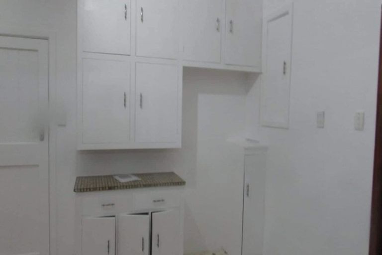 Photo of property in 137 Whites Line East, Waiwhetu, Lower Hutt, 5010