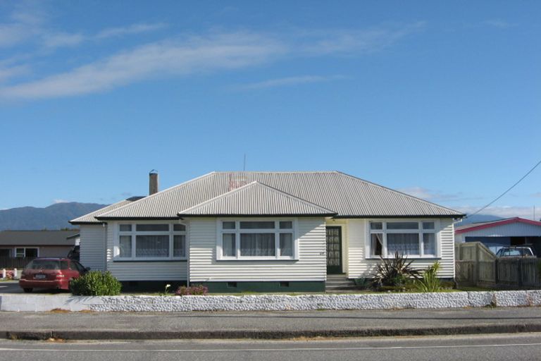 Photo of property in 64 Brougham Street, Westport, 7825