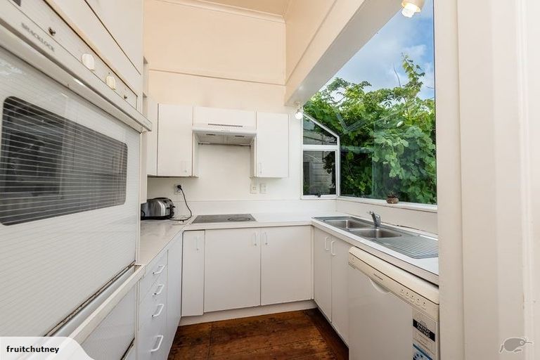 Photo of property in 84 Kilbirnie Crescent, Kilbirnie, Wellington, 6022