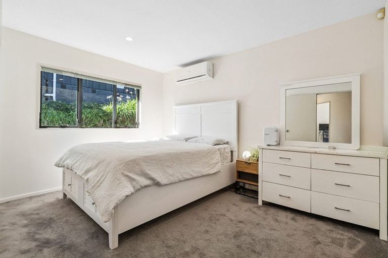 Photo of property in 72l Seabrook Avenue, New Lynn, Auckland, 0600