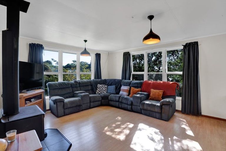 Photo of property in 13 Brixham Place, Merrilands, New Plymouth, 4312