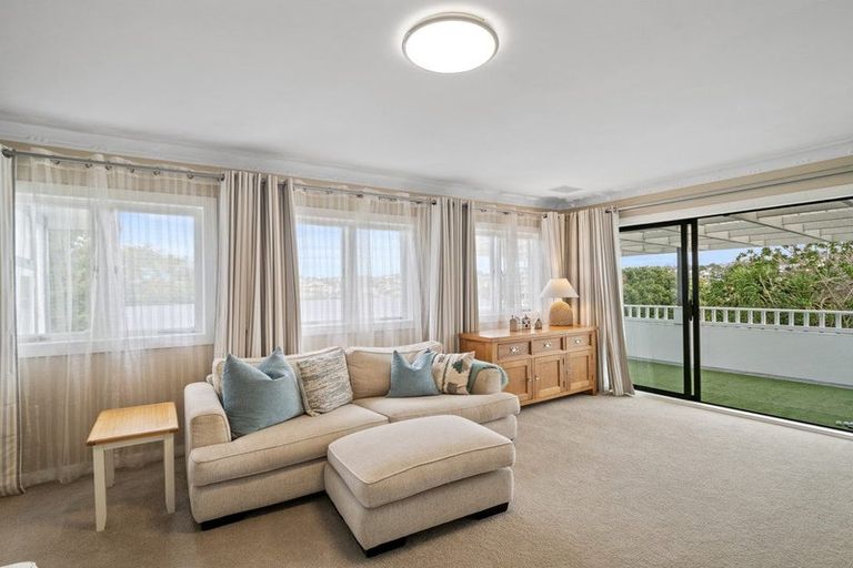 Photo of property in 2/531 Beach Road, Murrays Bay, Auckland, 0630