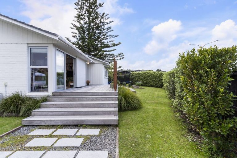 Photo of property in 2 Hatton Road, Orewa, 0931