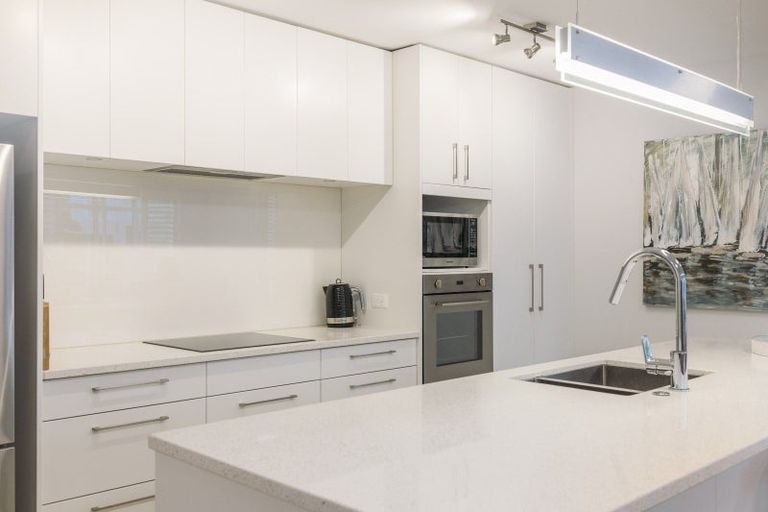 Photo of property in 74 Panorama Heights, Orewa, 0931