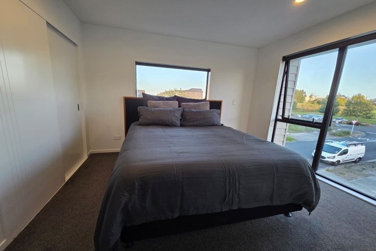 Photo of property in 5 Falcon Crescent, Hobsonville, Auckland, 0618