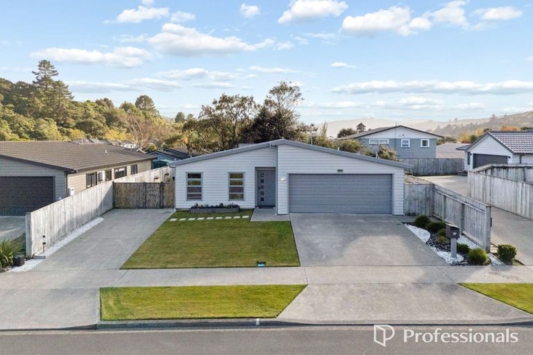 Photo of property in 16 Poppy Watts Grove, Stokes Valley, Lower Hutt, 5019