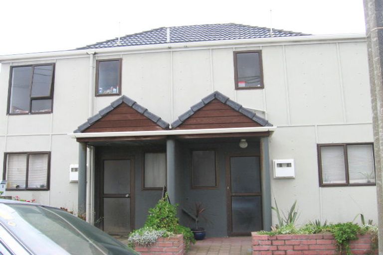 Photo of property in 222 Onepu Road, Lyall Bay, Wellington, 6022