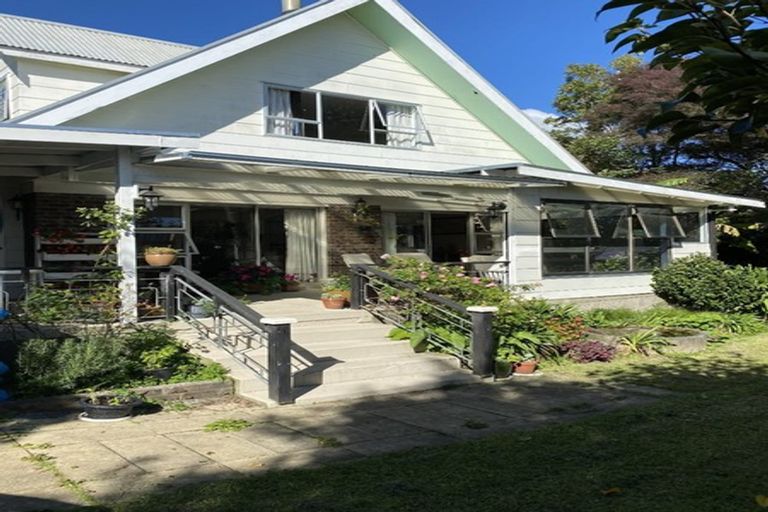 Photo of property in 5 Valley Road, Waiuku, 2123