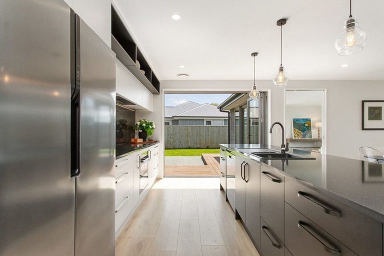 Photo of property in 98 Leistrella Road, Hoon Hay, Christchurch, 8025