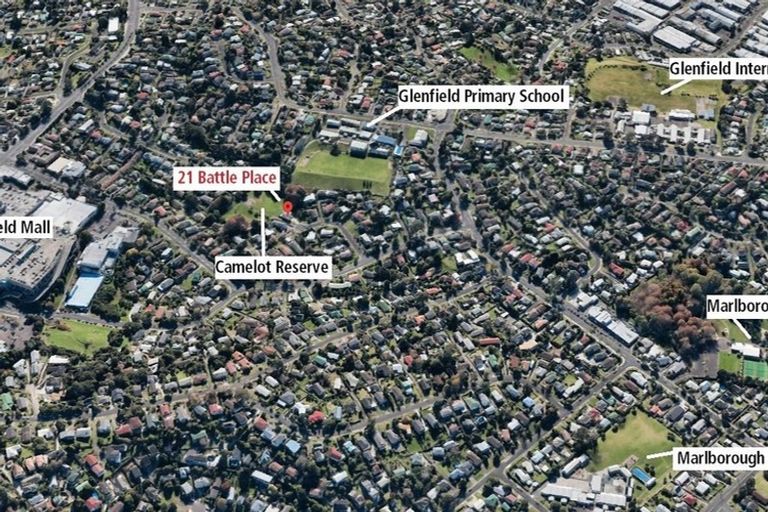 Photo of property in 21 Battle Place, Glenfield, Auckland, 0629