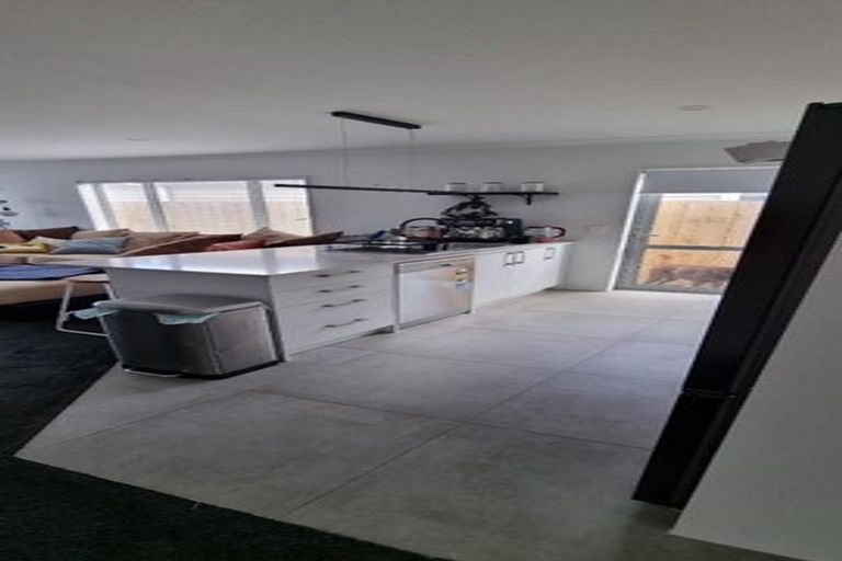 Photo of property in 21 Kutukutu Street, Takanini, 2112