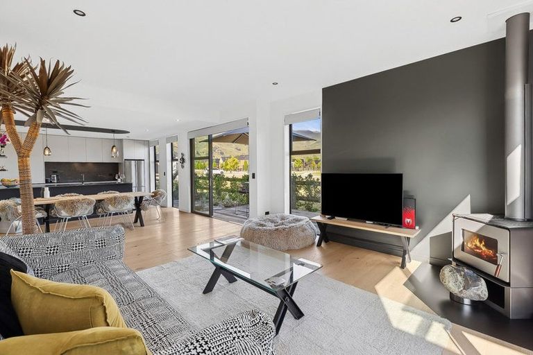 Photo of property in 21a Deans Drive, Wanaka, 9305