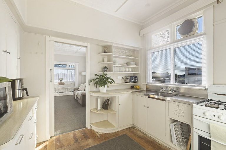 Photo of property in 389 Carrington Street, Upper Vogeltown, New Plymouth, 4310